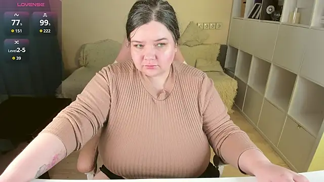 Snapshot of PlumPie chatting on September 2025 05:22:02 PM PlumPie online show from September 2025 05:22:02 PM