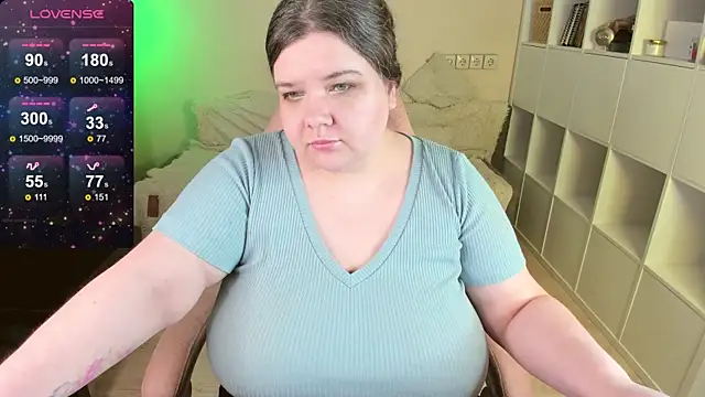 Snapshot of PlumPie chatting on December 2024 05:40:02 PM PlumPie online show from December 2024 05:40:02 PM