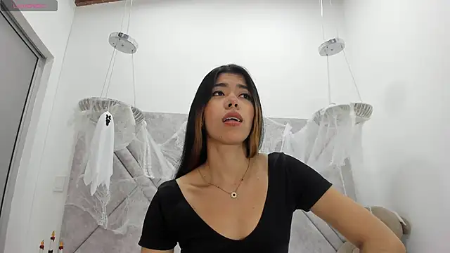 Snapshot of Girl_Cherry chatting on October 2025 11:33:01 AM Girl Cherry online show from October 2025 11:33:01 AM