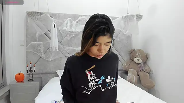 Snapshot of Girl_Cherry chatting on October 2025 11:34:02 AM Girl Cherry online show from October 2025 11:34:02 AM