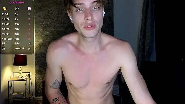 Snapshot of Cryptikov chatting on November 2025 12:20:01 PM Cryptikov online show from November 2025 12:20:01 PM