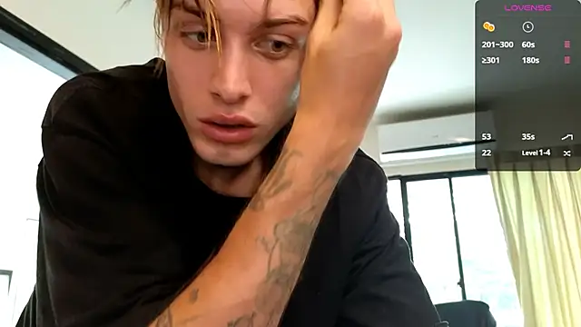 Snapshot of Cryptikov chatting on November 2025 05:41:01 AM Cryptikov online show from November 2025 05:41:01 AM