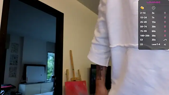 Snapshot of Cryptikov chatting on November 2025 10:04:02 AM Cryptikov online show from November 2025 10:04:02 AM