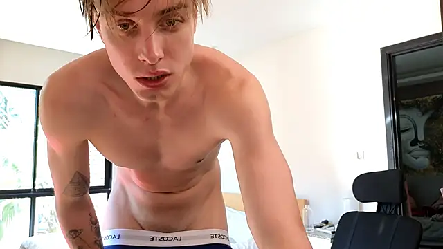 Snapshot of Cryptikov chatting on December 2025 07:54:01 AM Cryptikov online show from December 2025 07:54:01 AM