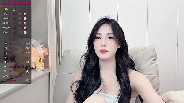 uuxiaocai online show from April 2026 12:45:01 PM