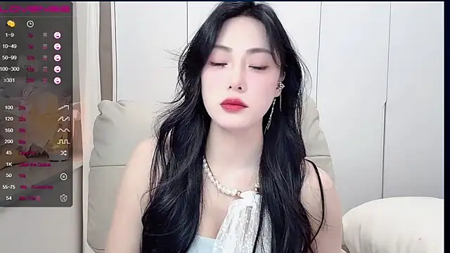 uuxiaocai online show from April 2026 12:18:02 PM