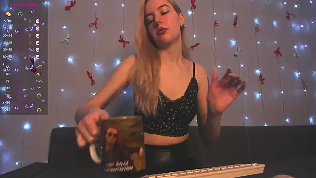 Fire moth online show from December 2025 06:27:01 AM