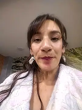 agyness bell online show from May 2026 01:57:16 AM