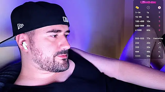 Snapshot of DominantTheo chatting on March 2025 06:28:02 AM DominantTheo online show from March 2025 06:28:02 AM