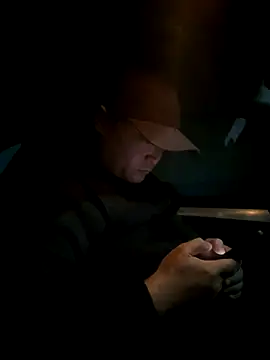 Snapshot of S00 chatting on December 2024 11:31:02 PM S00 online show from December 2024 11:31:02 PM