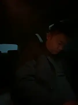 Snapshot of S00 chatting on December 2024 12:25:02 AM S00 online show from December 2024 12:25:02 AM