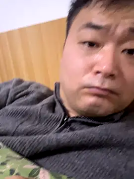 Snapshot of S00 chatting on December 2025 05:50:02 PM S00 online show from December 2025 05:50:02 PM