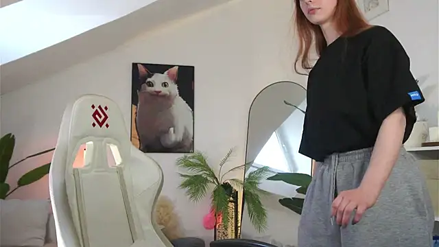 doll lesli online show from March 2026 12:32:02 PM