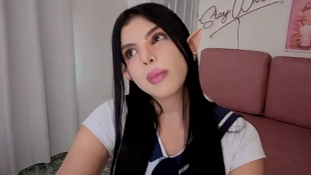 Snapshot of Adele_LatinLady chatting on October 2025 09:07:02 PM Adele LatinLady online show from October 2025 09:07:02 PM