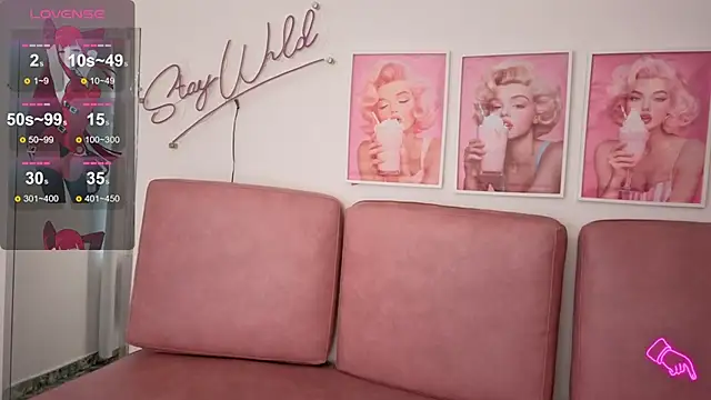 Snapshot of Adele_LatinLady chatting on November 2025 09:40:01 PM Adele LatinLady online show from November 2025 09:40:01 PM