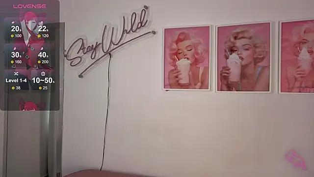 Snapshot of Adele_LatinLady chatting on November 2025 09:37:01 PM Adele LatinLady online show from November 2025 09:37:01 PM