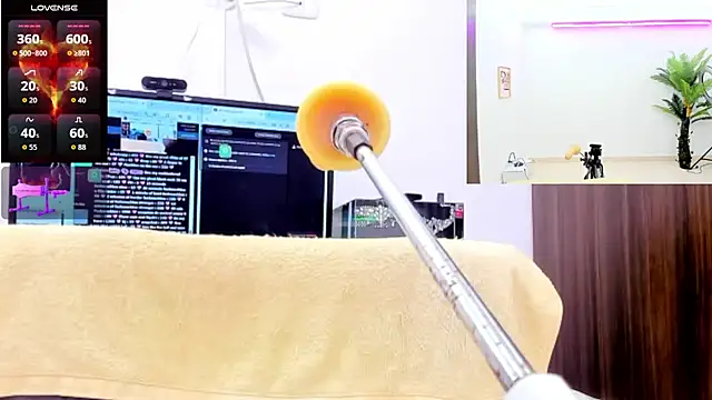 Paulina Davis  online show from November 2025 10:47:01 PM