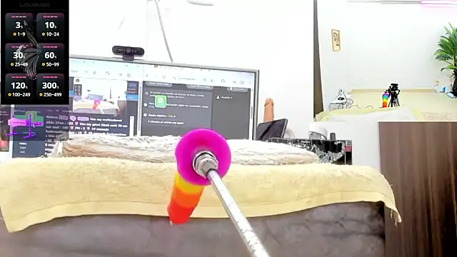 Paulina Davis  online show from April 2026 12:12:02 AM