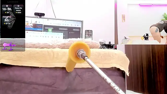 Paulina Davis  online show from February 2026 12:29:02 AM