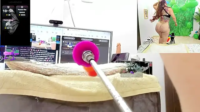 Paulina Davis  online show from March 2026 08:19:01 AM