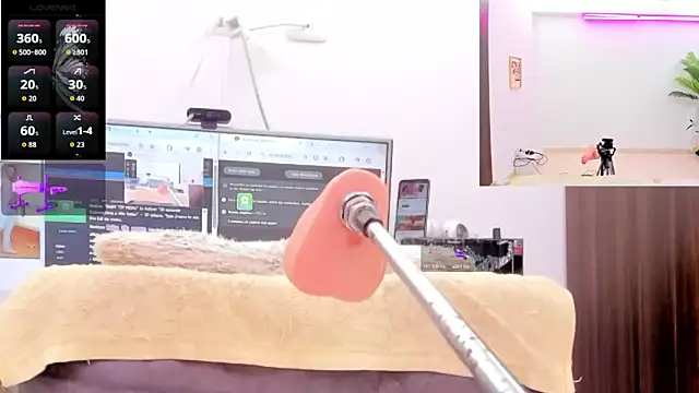 Paulina Davis  online show from February 2026 11:59:01 PM