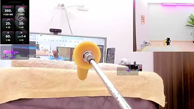 Paulina Davis  online show from February 2026 12:33:02 AM