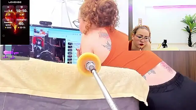 Paulina Davis  online show from November 2025 01:00:02 AM