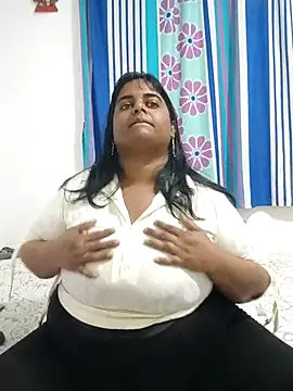 Snapshot of SusanaEshwar chatting on July 2026 06:38:02 PM SusanaEshwar online show from July 2026 06:38:02 PM