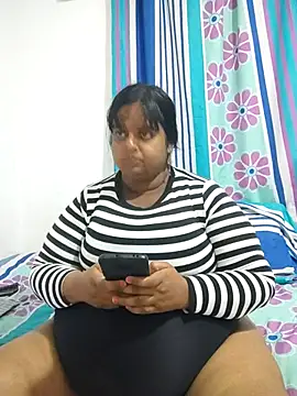 Snapshot of SusanaEshwar chatting on June 2026 03:35:01 PM SusanaEshwar online show from June 2026 03:35:01 PM
