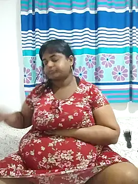 Snapshot of SusanaEshwar chatting on July 2026 05:03:02 PM SusanaEshwar online show from July 2026 05:03:02 PM