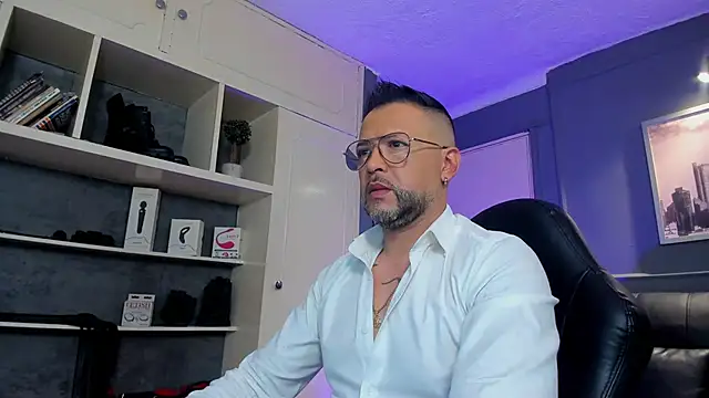 Snapshot of MrFrank_tattoo chatting on September 2025 12:31:02 PM MrFrank tattoo online show from September 2025 12:31:02 PM