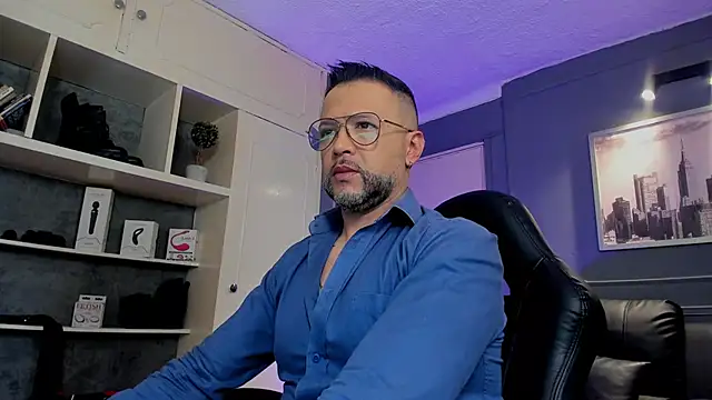 Snapshot of MrFrank_tattoo chatting on October 2025 02:18:01 PM MrFrank tattoo online show from October 2025 02:18:01 PM