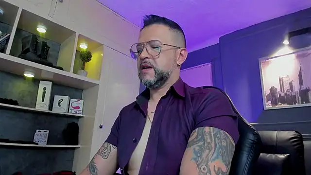 MrFrank tattoo online show from January 2026 01:29:02 PM