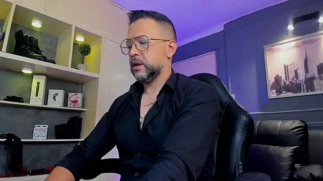 MrFrank tattoo online show from November 2025 12:42:01 PM