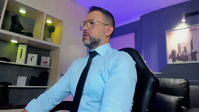 MrFrank tattoo online show from December 2025 12:37:01 PM