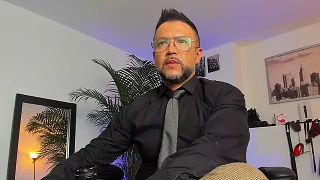 Snapshot of MrFrank_tattoo chatting on January 2025 02:13:01 PM MrFrank tattoo online show from January 2025 02:13:01 PM