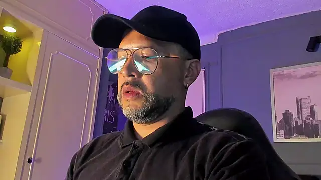 MrFrank tattoo online show from December 2025 02:01:01 AM