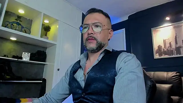 Snapshot of MrFrank_tattoo chatting on July 2026 06:03:02 PM MrFrank tattoo online show from July 2026 06:03:02 PM