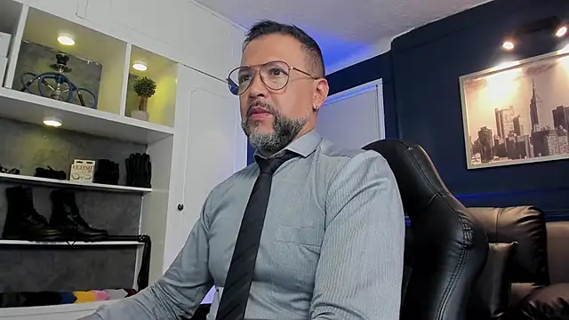Snapshot of MrFrank_tattoo chatting on June 2026 01:38:02 PM MrFrank tattoo online show from June 2026 01:38:02 PM