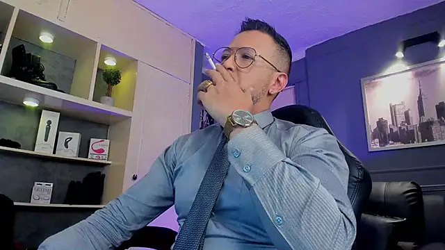 MrFrank tattoo online show from December 2025 01:50:01 PM