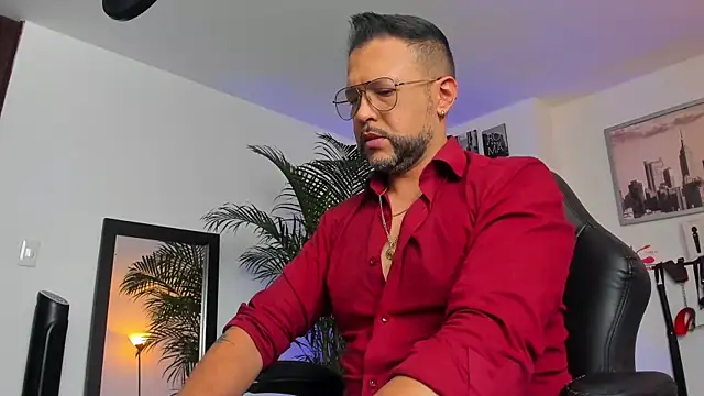Snapshot of MrFrank_tattoo chatting on January 2025 02:19:01 PM MrFrank tattoo online show from January 2025 02:19:01 PM
