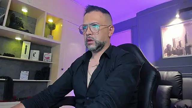 MrFrank tattoo online show from December 2025 11:24:02 AM