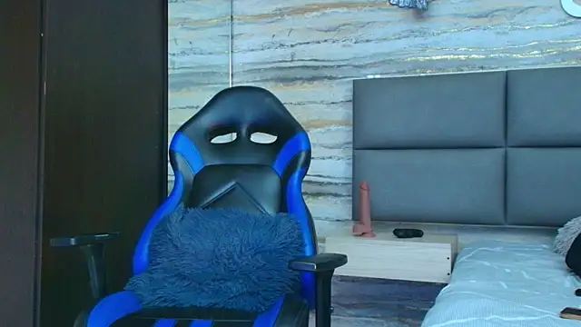 oliver  brown online show from December 2025 12:13:02 AM