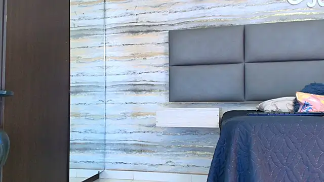 Snapshot of oliver__brown chatting on January 2026 11:52:01 PM oliver brown online show from January 2026 11:52:01 PM