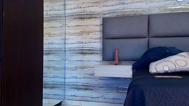 Snapshot of oliver__brown chatting on January 2026 11:19:02 PM oliver brown online show from January 2026 11:19:02 PM