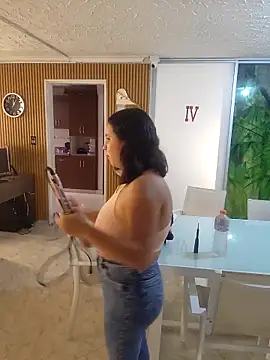 LizzRouse online show from March 2026 06:02:02 PM