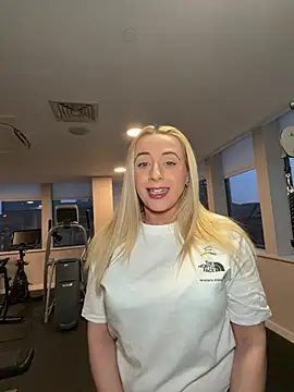 Snapshot of Strongqueen chatting on March 2026 06:31:01 PM Strongqueen online show from March 2026 06:31:01 PM