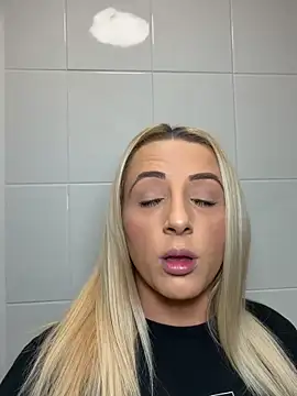 Strongqueen online show from November 2025 06:51:01 PM