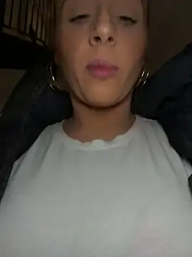 Strongqueen online show from November 2025 08:57:02 PM