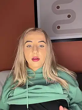 Snapshot of Strongqueen chatting on February 2025 11:52:01 PM Strongqueen online show from February 2025 11:52:01 PM